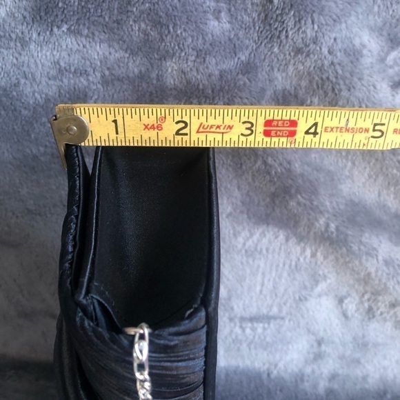 𝅺WHITTALL & Shon Black Rhinestone‎ brooch with a bow clutch or shoulder purse - Picture 11 of 11